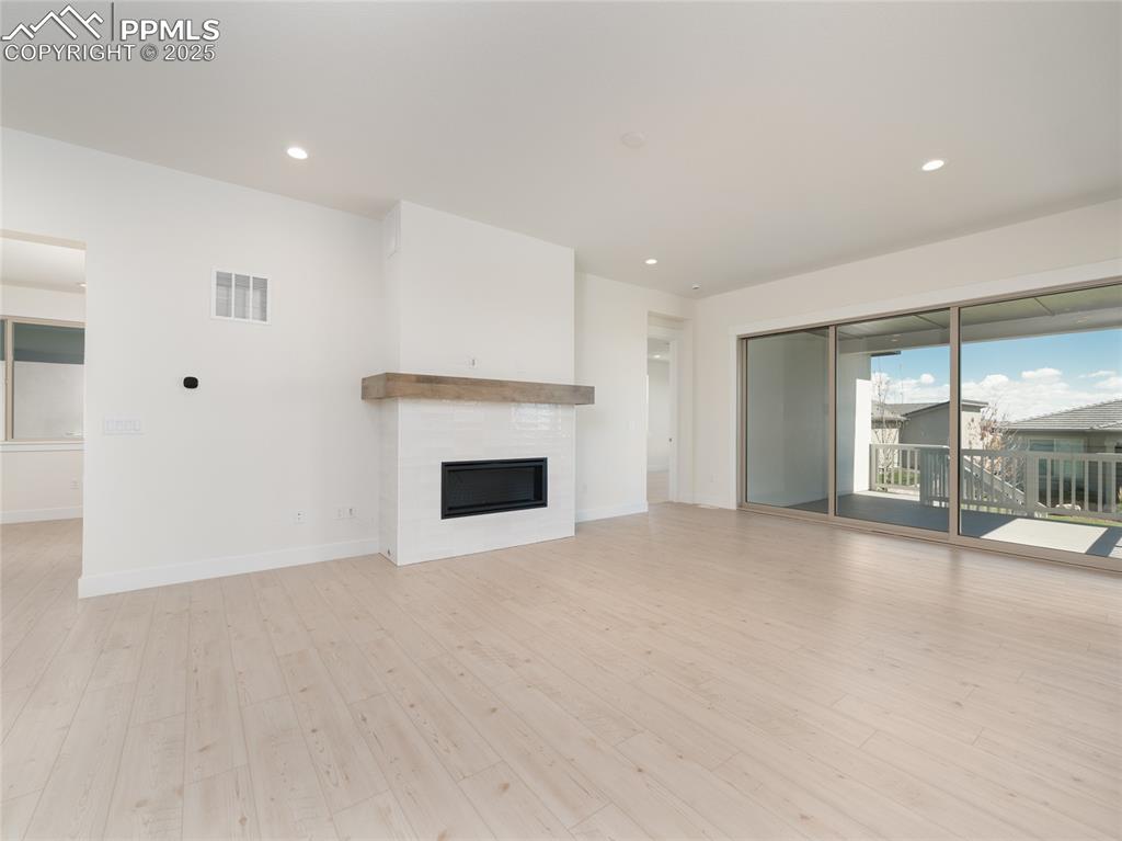 Image 4 of 30: Living Room