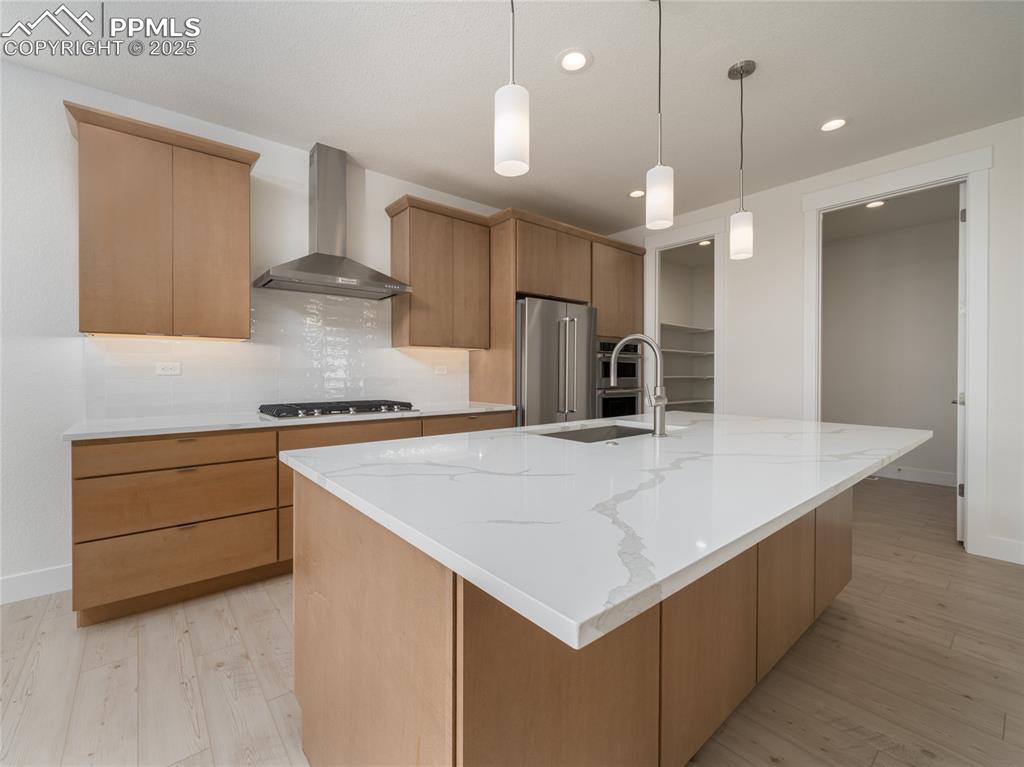 Image 6 of 30: Kitchen