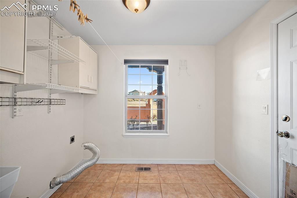 Image 11 of 37: Laundry