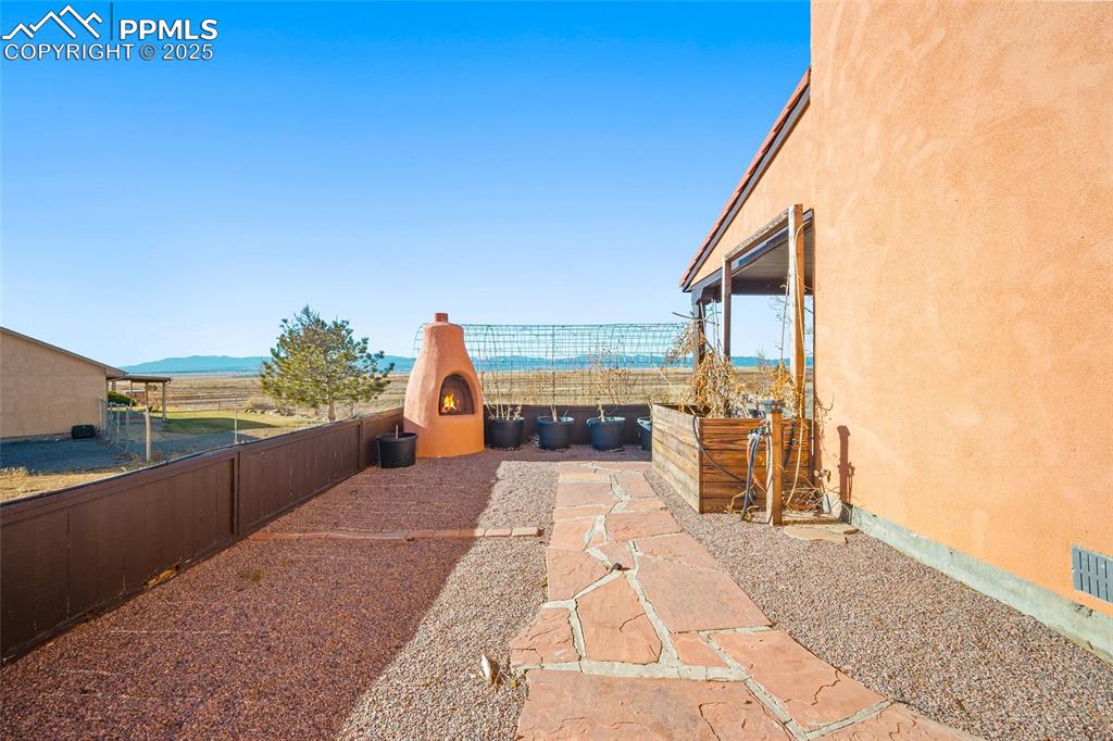 Image 25 of 37: Patio