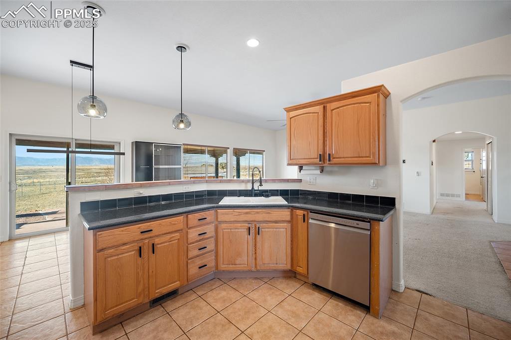 Image 5 of 37: Kitchen