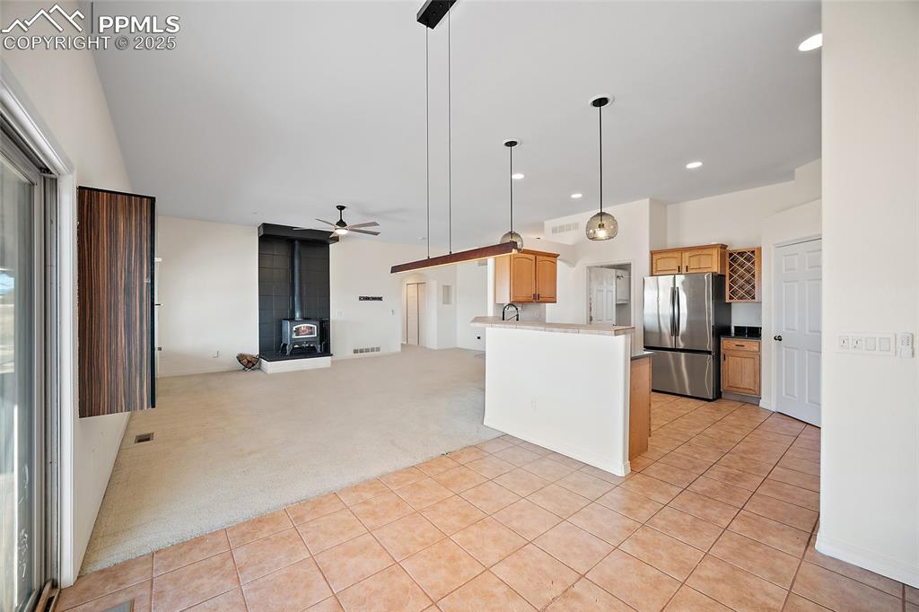 Image 8 of 37: Kitchen