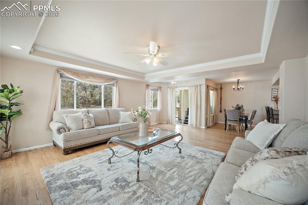 Image 17 of 50: Living Room