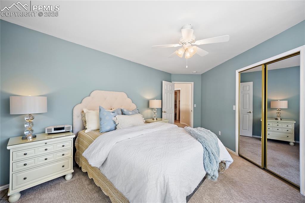 Image 40 of 50: Bedroom