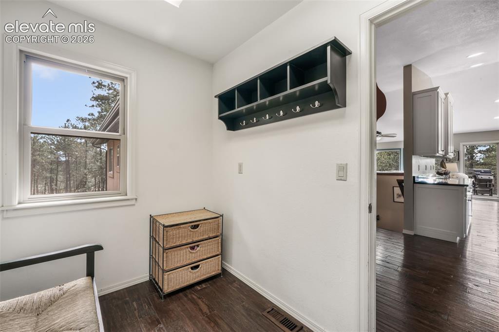 Image 9 of 50: Mud Room