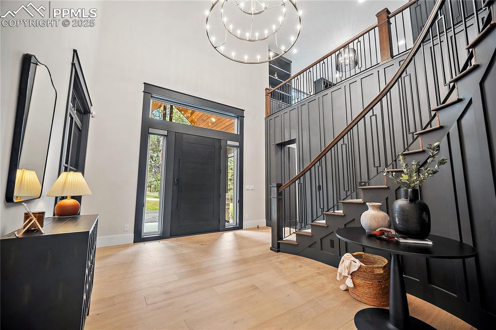 Image 13 of 49: Powder Bath