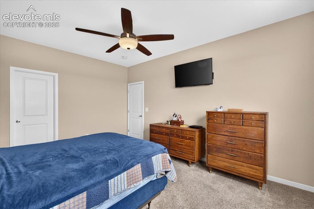 Image 16 of 39: Bedroom
