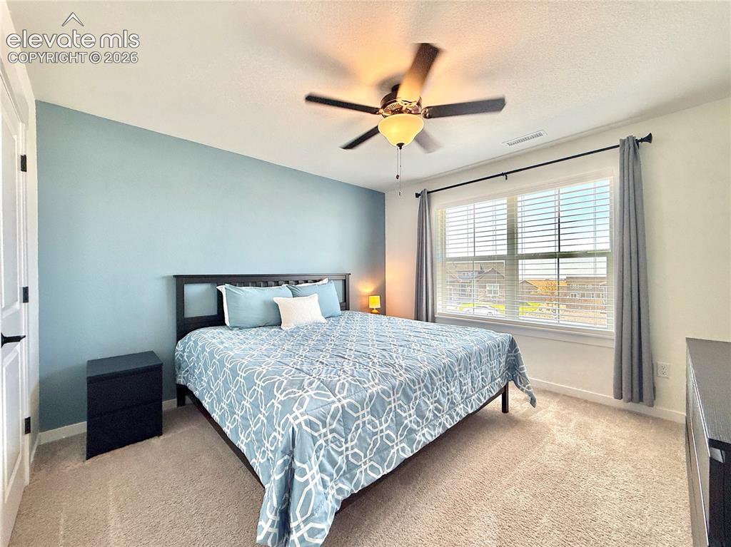 Image 15 of 28: Bedroom