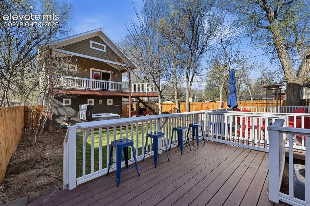 Image 30 of 50: All three decks have
front range views.