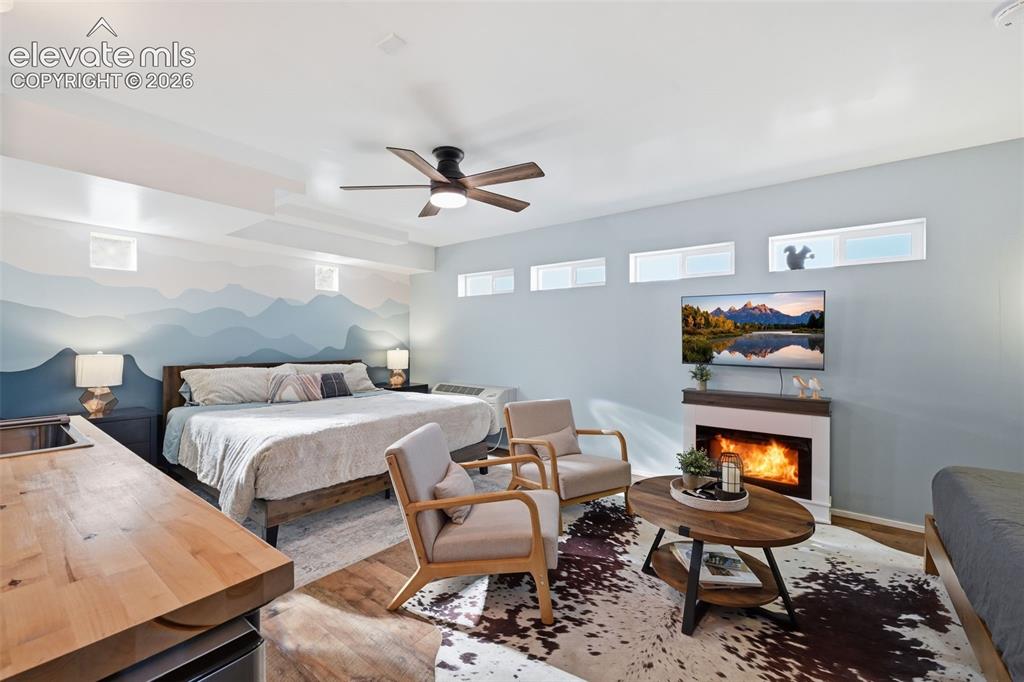 Image 45 of 50: Cottage Studio - Fully
furnished, ready for
immediate rental
income or m