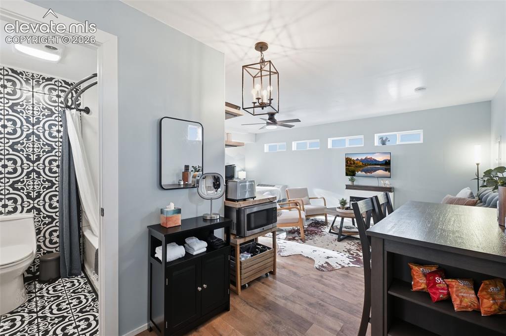 Image 46 of 50: Cottage Studio - Full
bathroom and
independent heating
and AC.