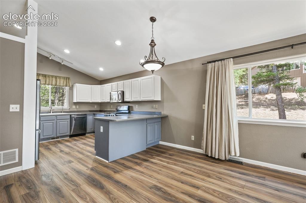 Image 10 of 49: Floorplan 5