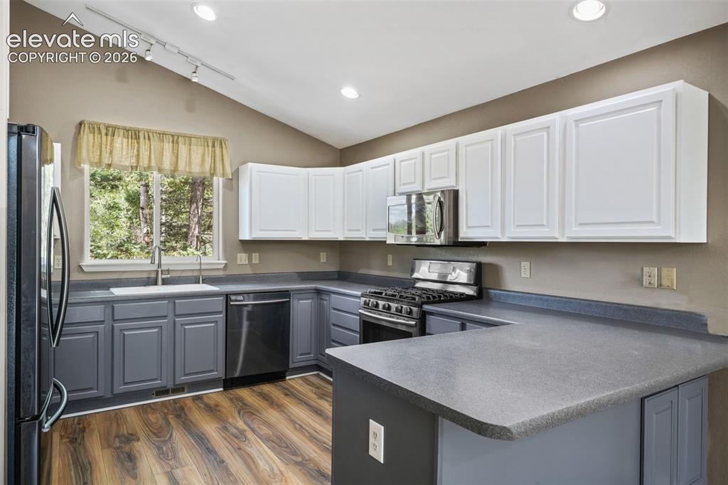 Image 11 of 49: Living Room