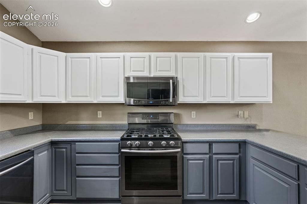 Image 12 of 49: Floorplan 6