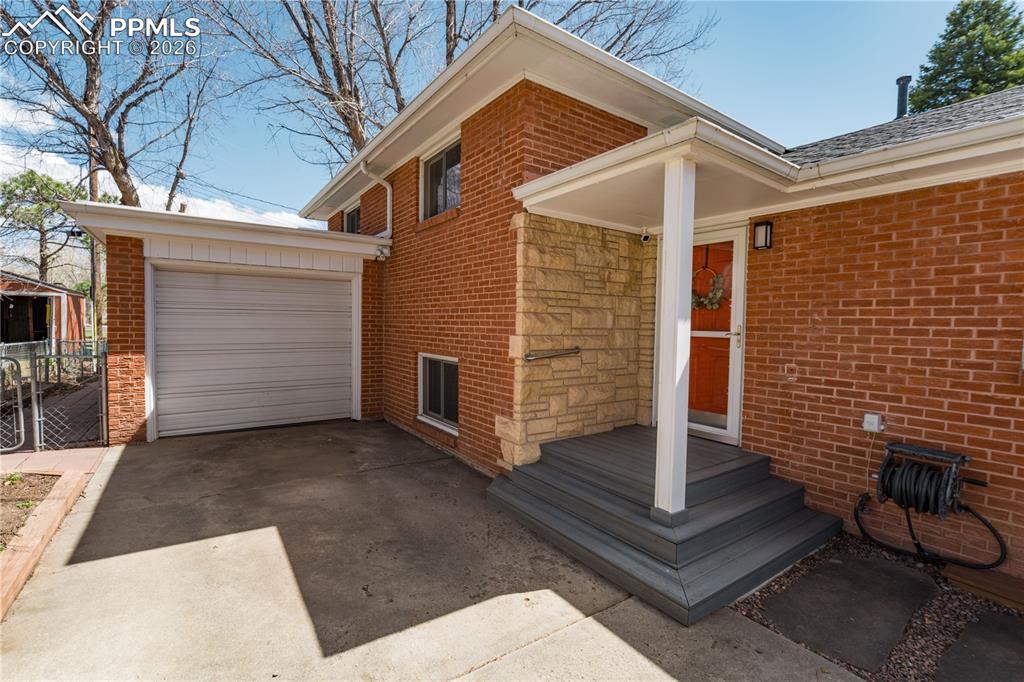 Image 20 of 27: Side of Structure