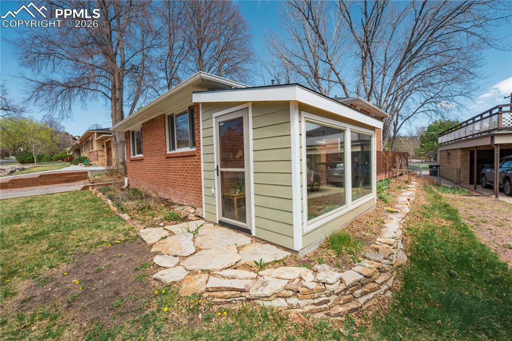 Image 21 of 27: greenhouse