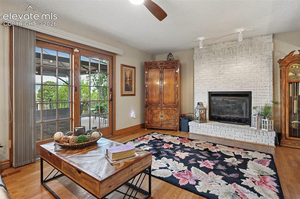 Image 15 of 50: Family Room
