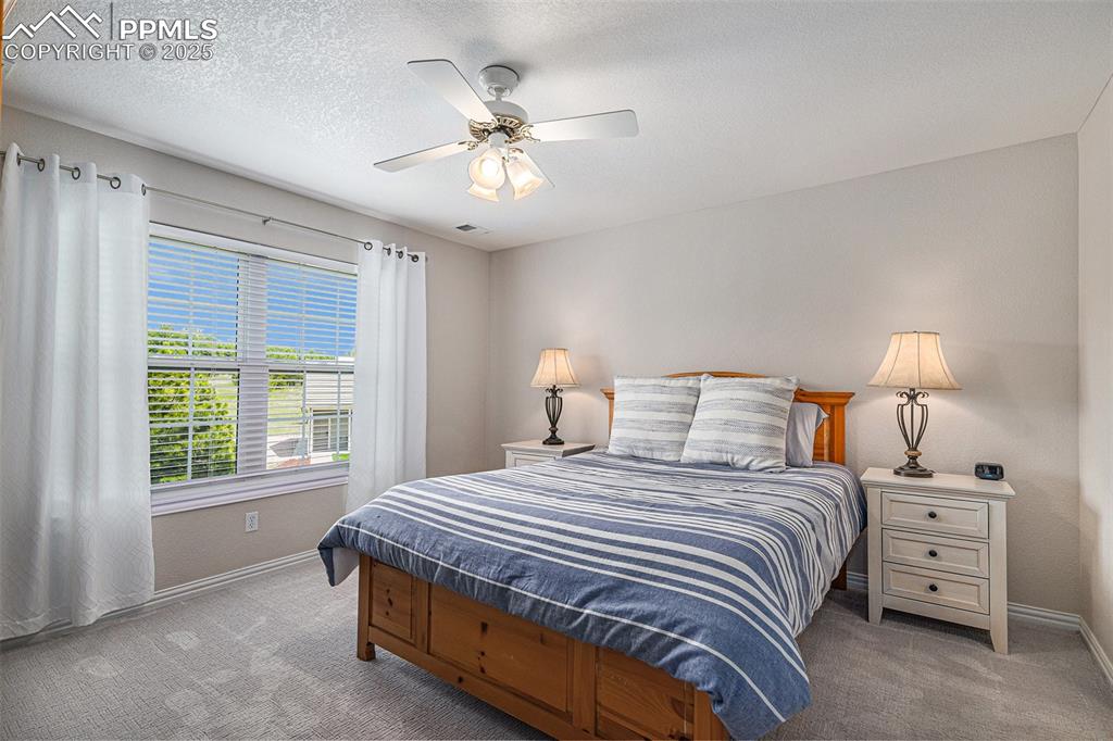 Image 21 of 50: Bedroom