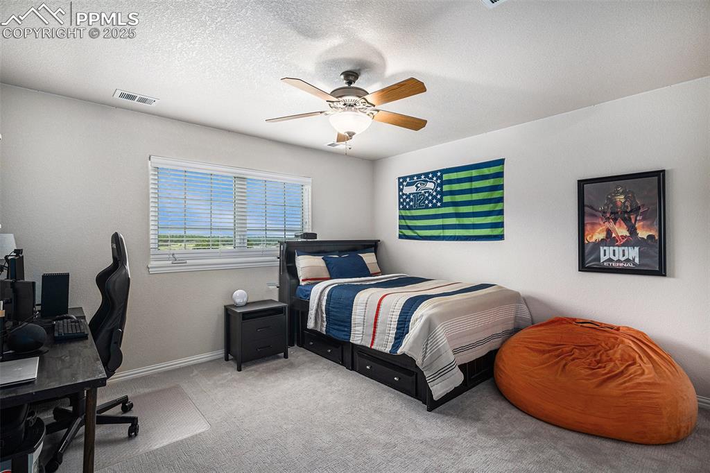 Image 24 of 50: Bedroom