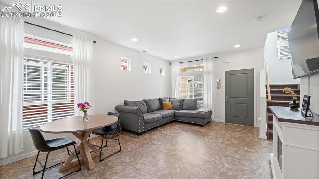 Image 15 of 27: Living Room
