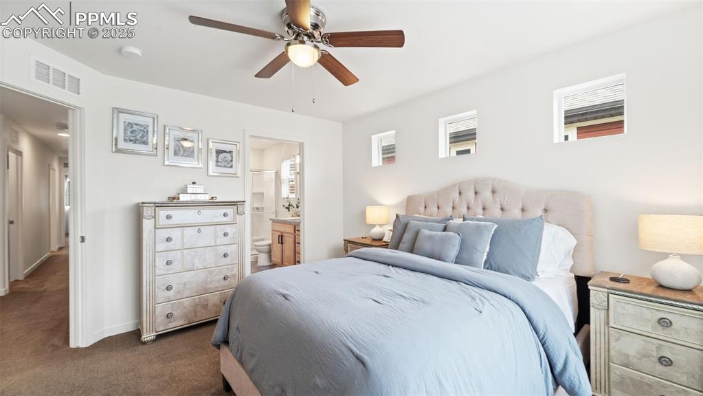 Image 18 of 27: Bedroom