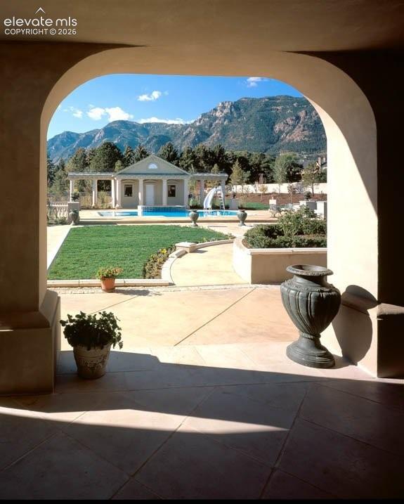 Image 11 of 37: Patio