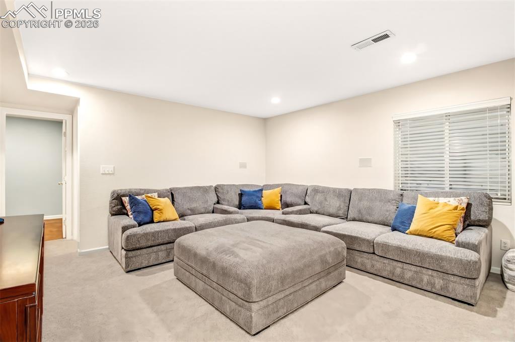 Image 22 of 32: Living Room