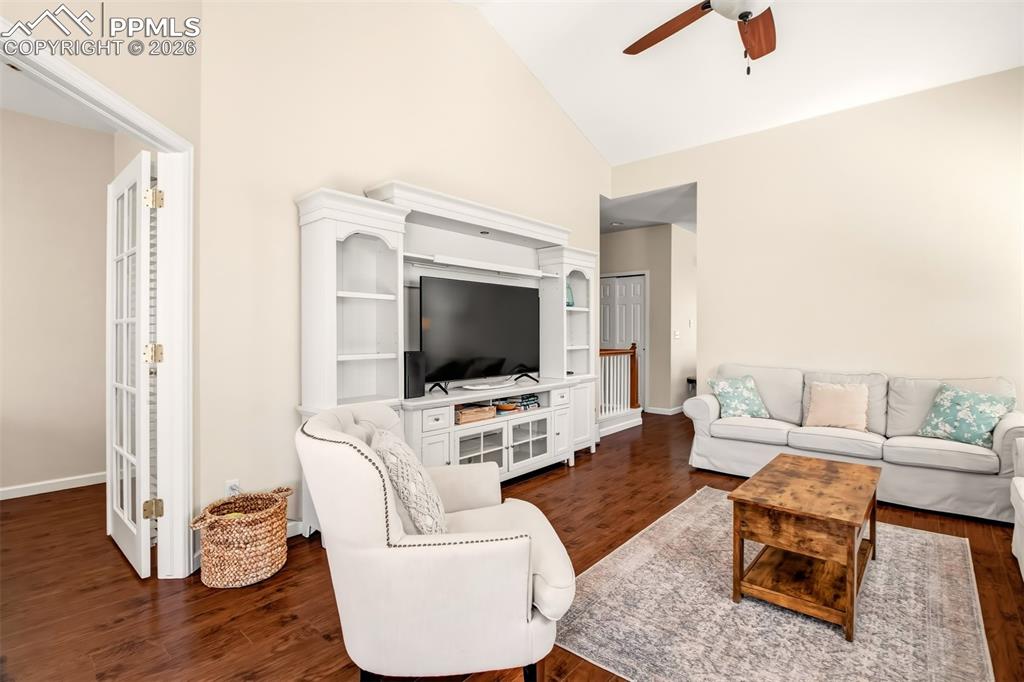 Image 5 of 32: Living Room