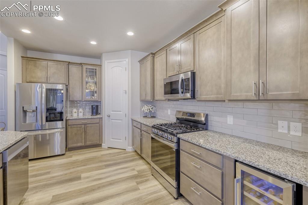 Image 8 of 42: Kitchen