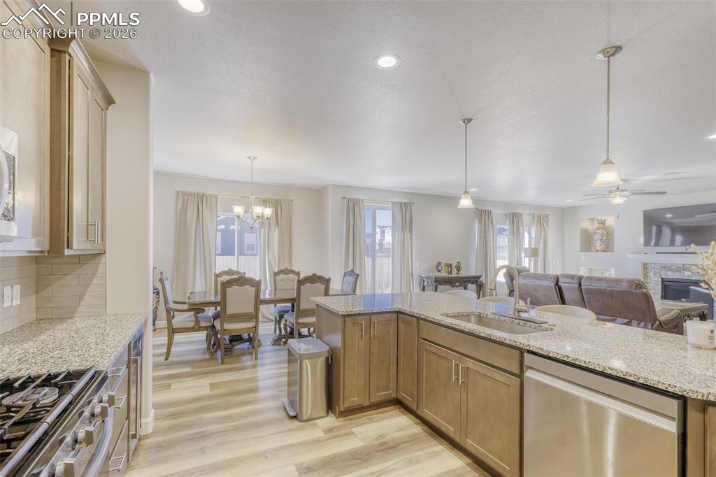 Image 9 of 42: Kitchen