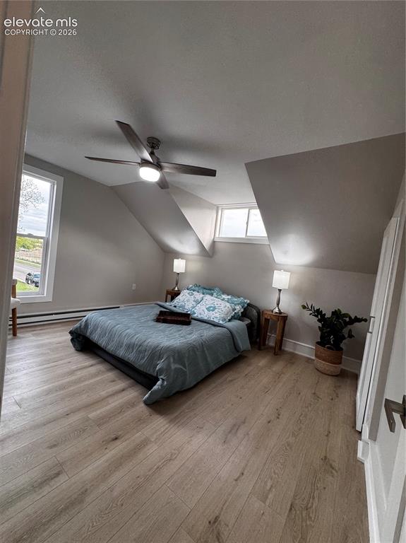 Image 21 of 27: Bedroom