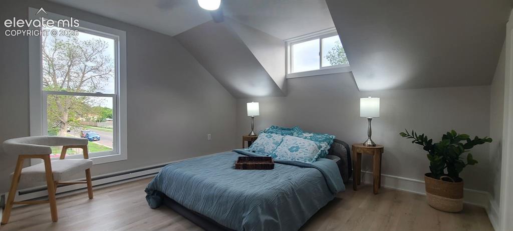 Image 22 of 27: Bedroom