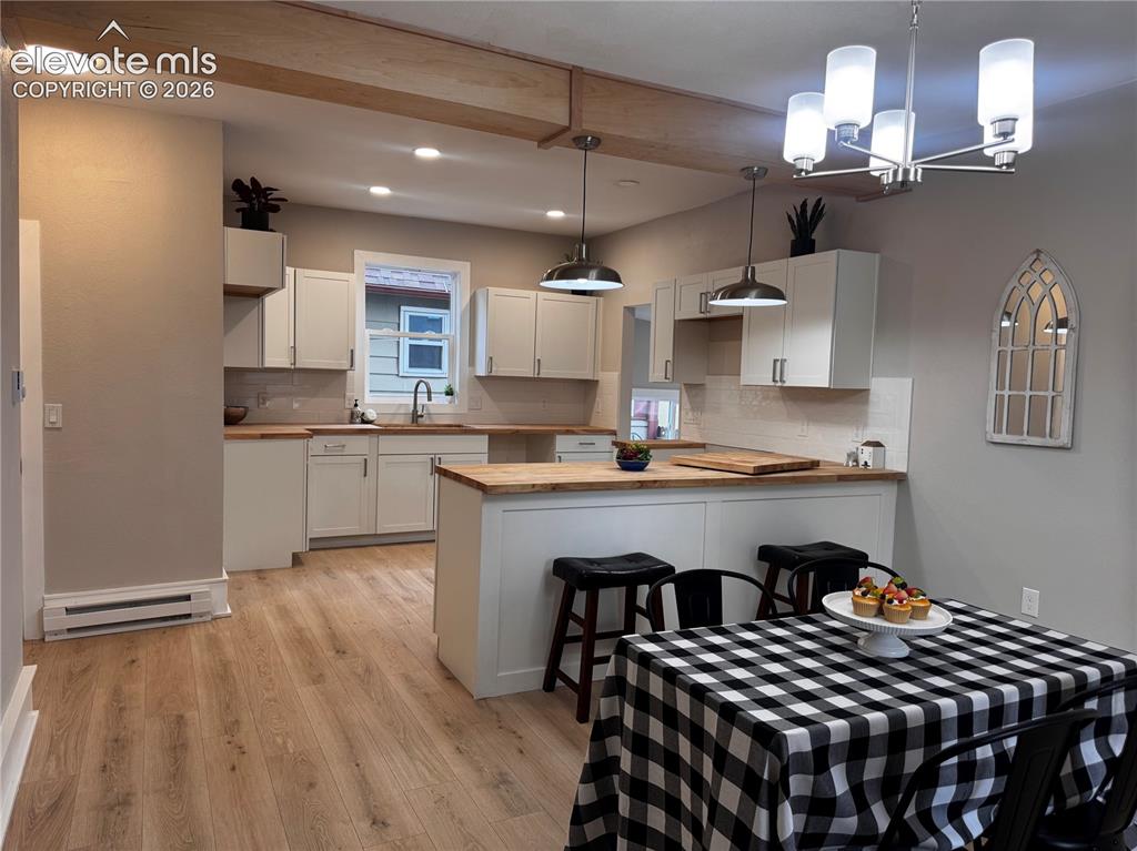 Image 5 of 27: Kitchen