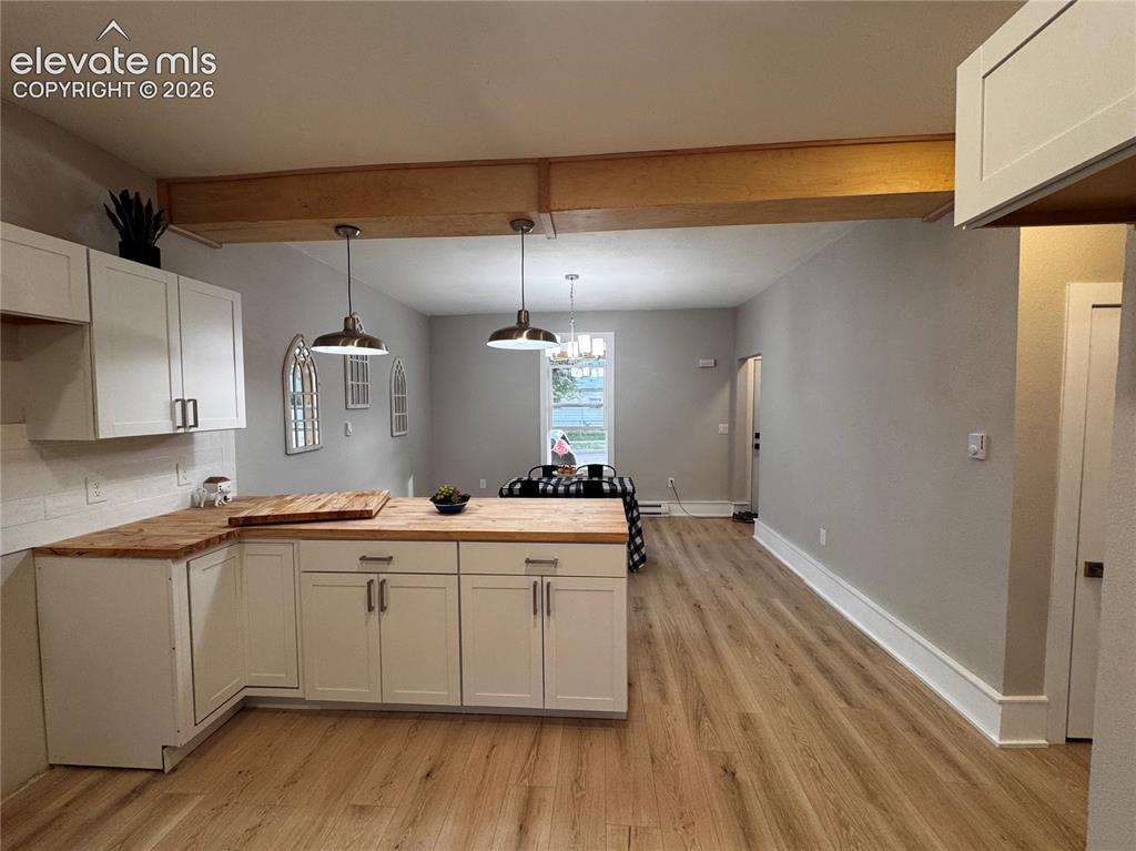 Image 8 of 27: Kitchen