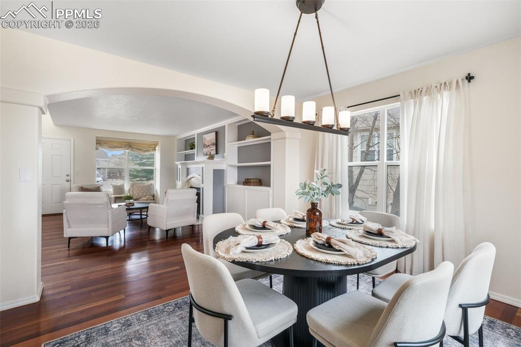 Image 11 of 50: Living Room