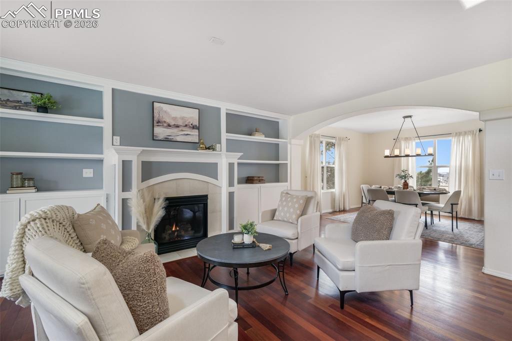 Image 4 of 50: Front of Structure