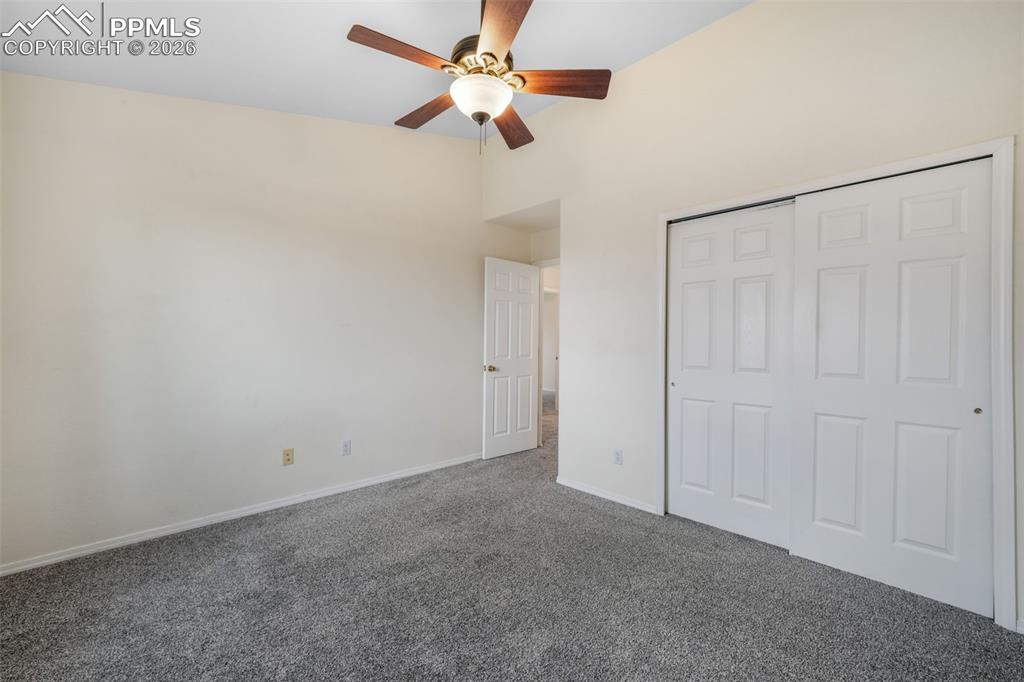 Image 40 of 50: Bedroom