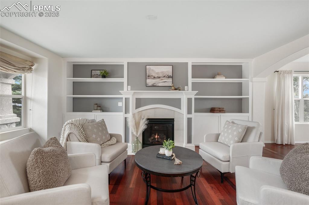 Image 5 of 50: Floor Plan