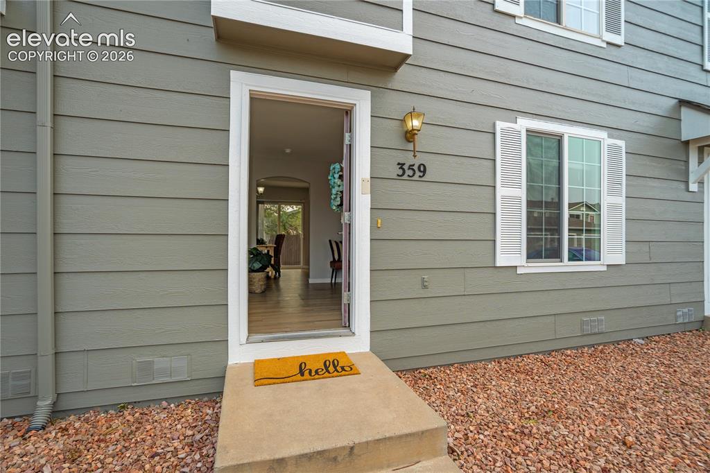 Image 1 of 20: Entry