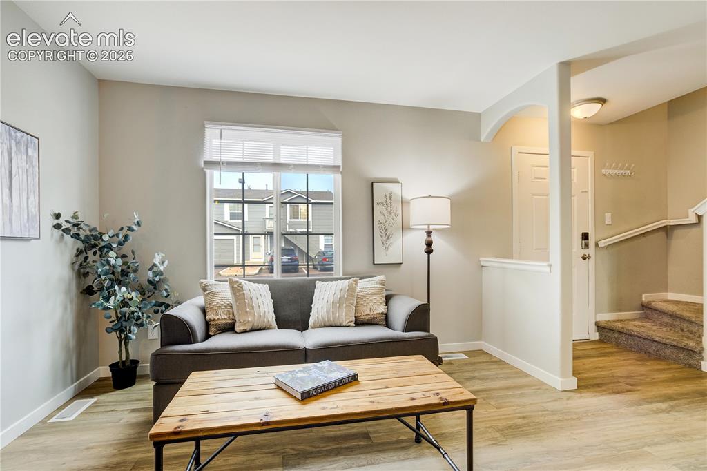 Image 10 of 20: Living Room