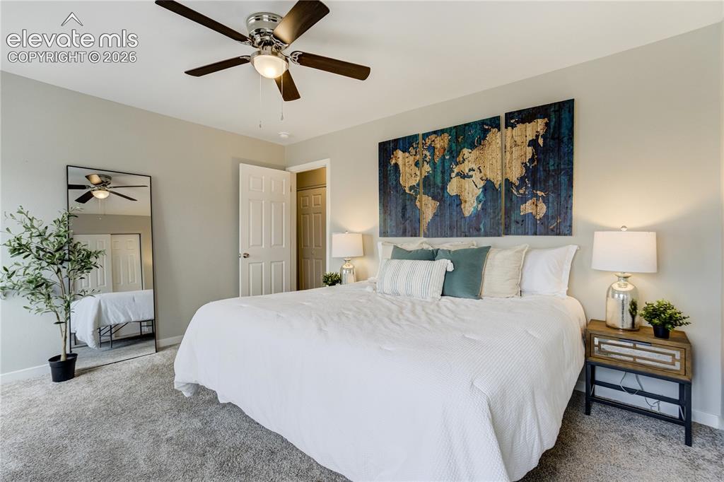 Image 14 of 20: Bedroom