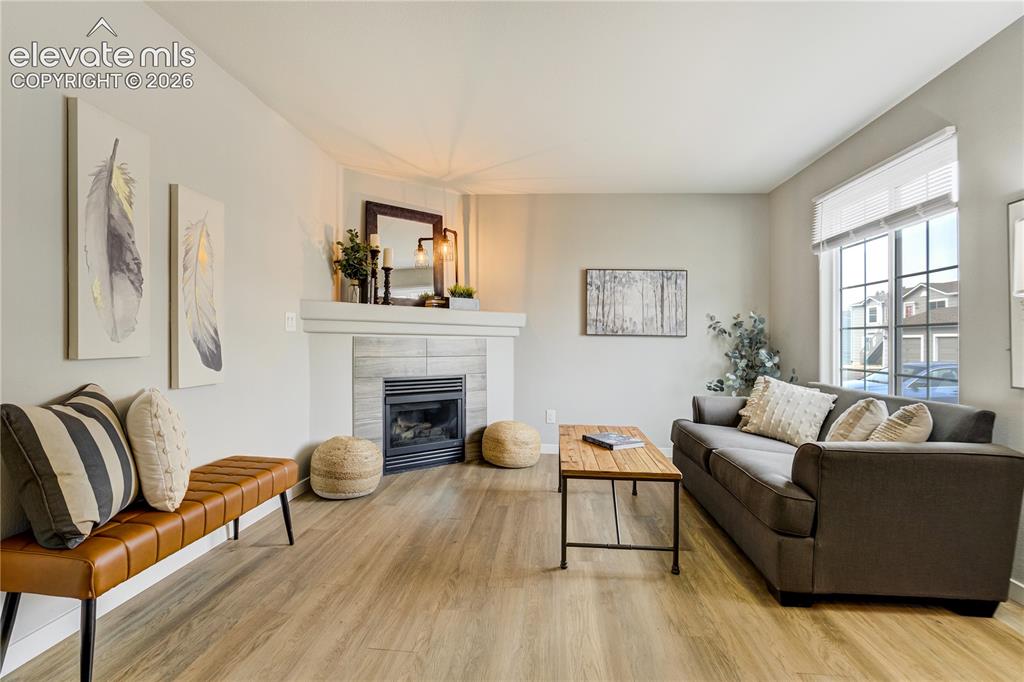 Image 8 of 20: Living Room
