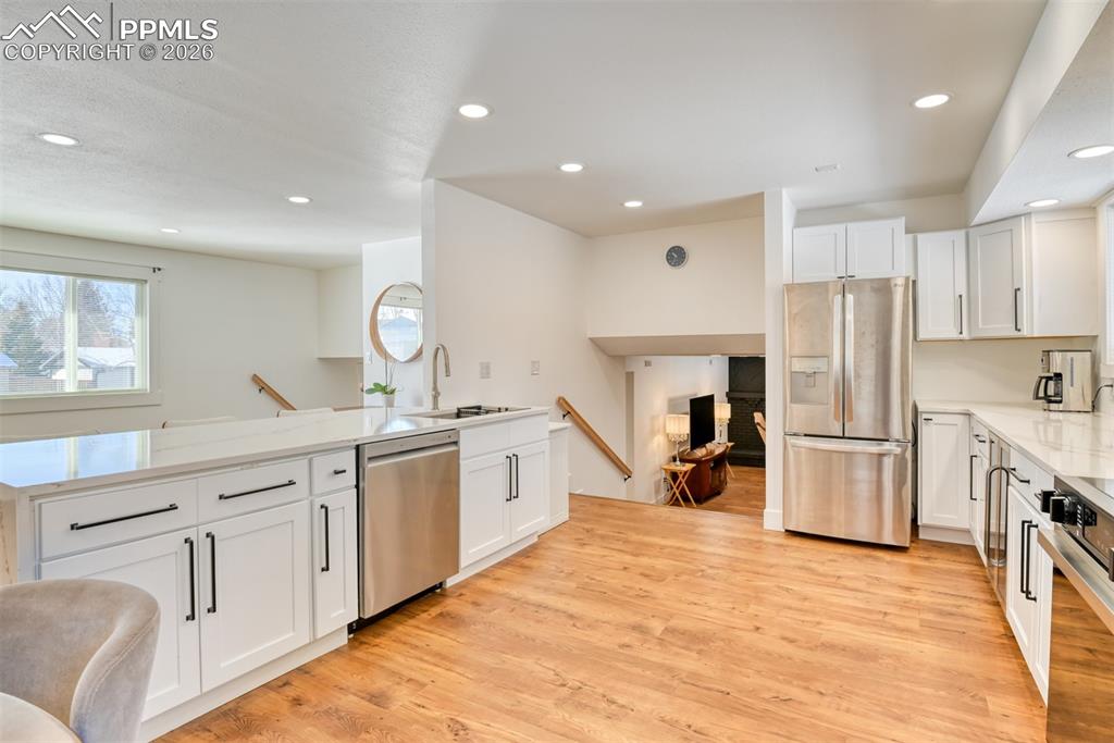 Image 10 of 46: Kitchen