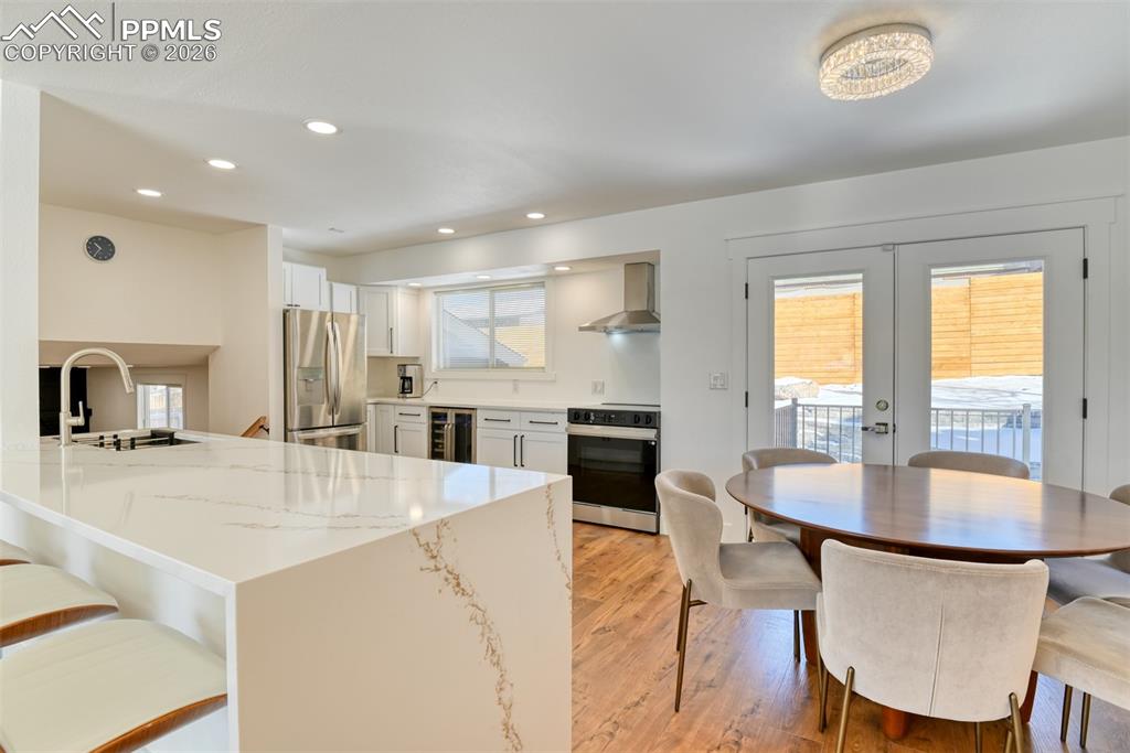 Image 11 of 46: Kitchen