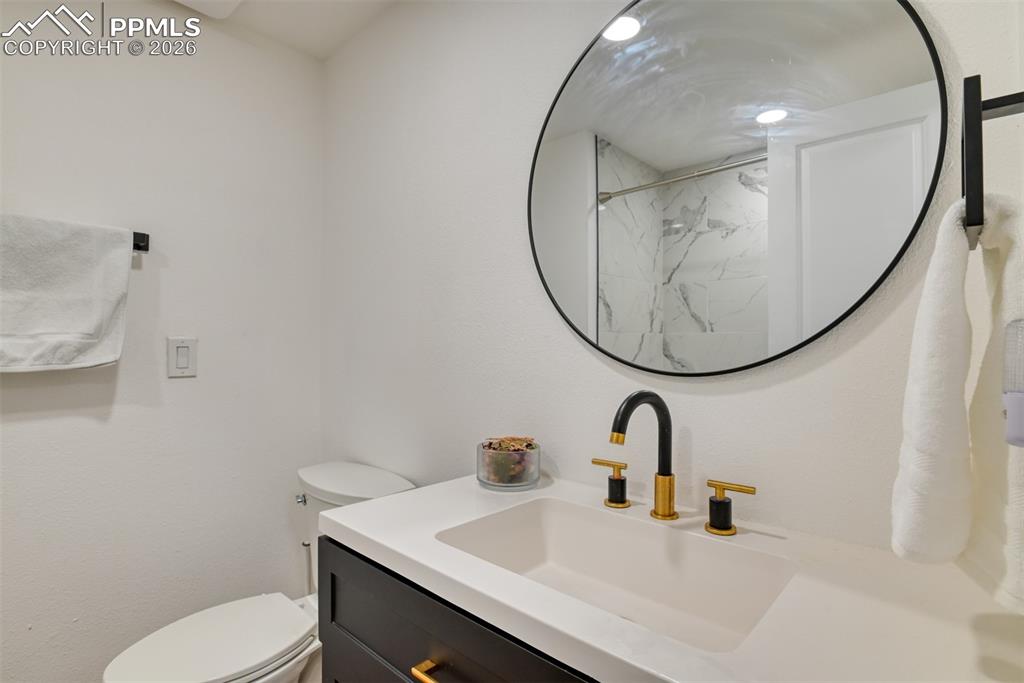 Image 27 of 46: Bathroom