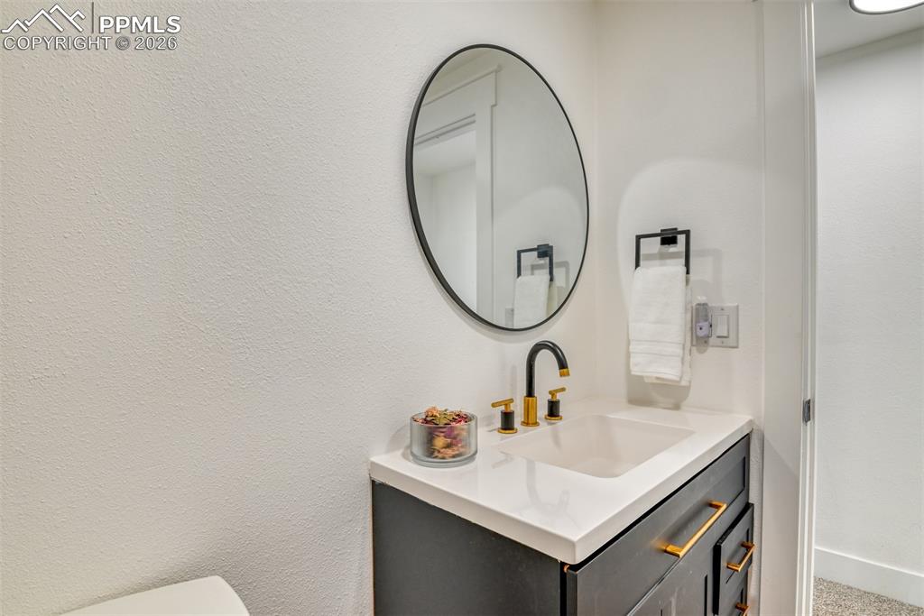 Image 28 of 46: Bathroom