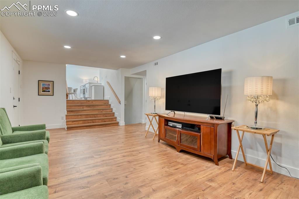 Image 32 of 46: Living Room