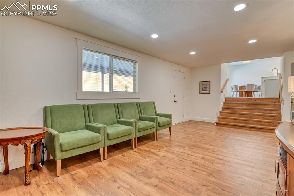 Image 33 of 46: Sitting Room