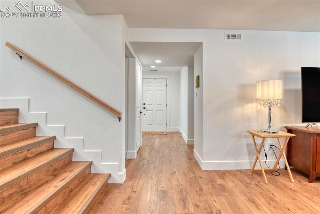 Image 35 of 46: Entry