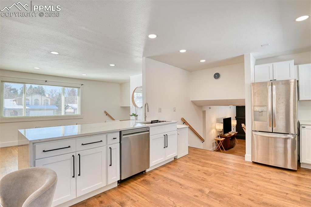 Image 4 of 46: Kitchen